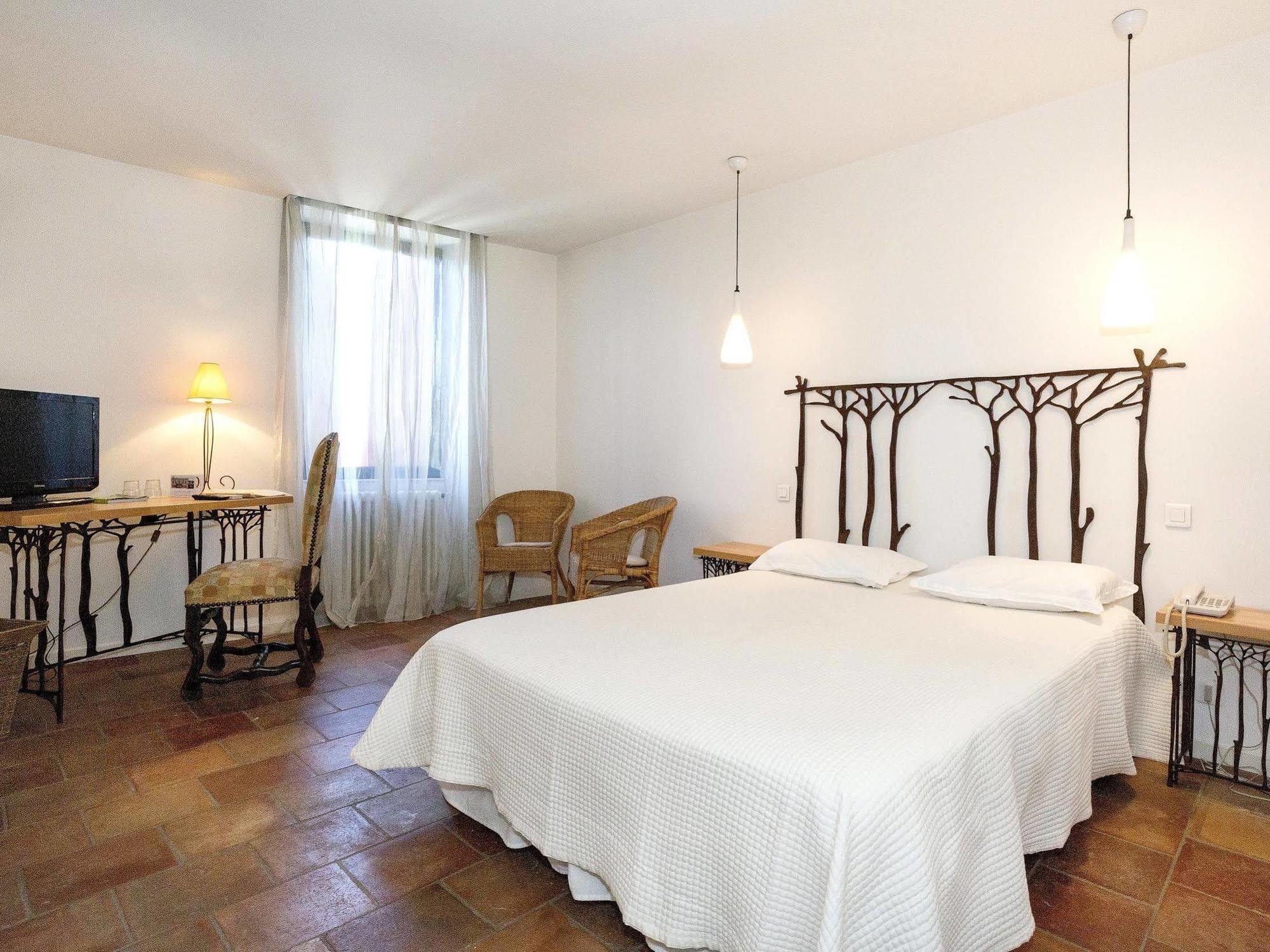 Logis Hotels - Hotel Restaurant Du Midi เรอแวล ภายนอก รูปภาพ